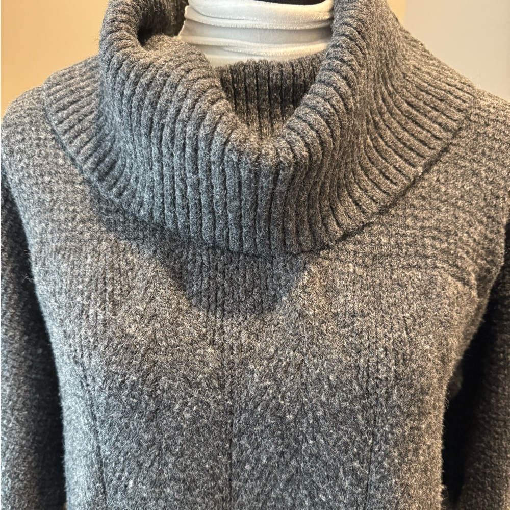 Cabi Campfire Pullover. Charcoal gray. Size Large. - Picture 7 of 12